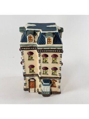 Vintage 1995 Dickens Collectables Towne Series Hotel Porcelain Lighted House